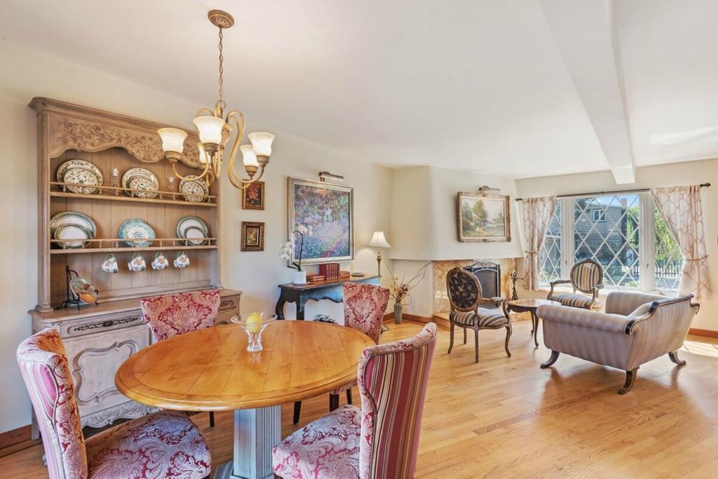 Vakantiehuis European Elegance By The Sea *